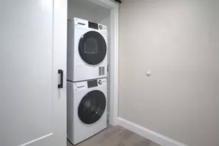 22 Presidential Dr, Quincy, MA 02169 - Photo 5