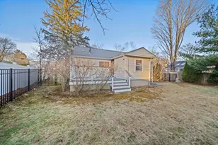 52 Heatherland Rd, Newton, MA 02461 - Photo 17