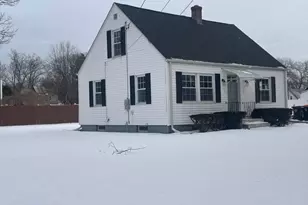 29 Valentine St, Agawam, MA 01001 - Photo 3