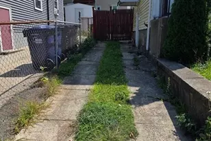 7 Wilmington Ave, Boston, MA 02124 - Photo 23