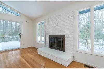 11 Overlook Drive, Amherst, MA 01002 - Photo 9