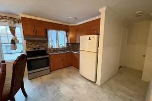 41 Amesbury St, Worcester, MA 01604 - Photo 7