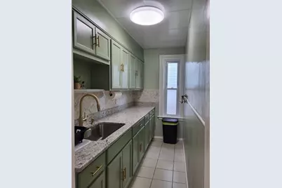 9 Reeves St #1, Worcester, MA 01607 - Photo 3