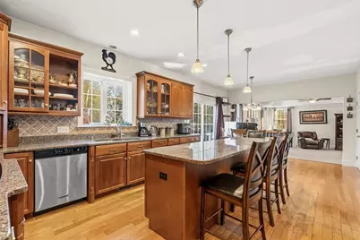 46 Mirimichi St, Plainville, MA 02762 - Photo 5