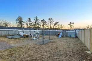 14 Mount Pleasant Ave, Dracut, MA 01826 - Photo 3