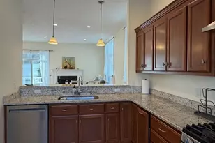 33 Boardwalk Dr, Andover, MA 01810 - Photo 5