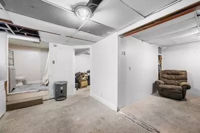 11 Round Hill St, Boston, MA 02130 - Photo 27