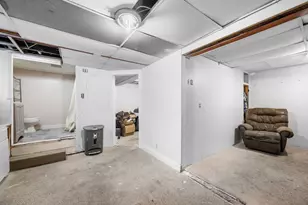 11 Round Hill St, Boston, MA 02130 - Photo 27