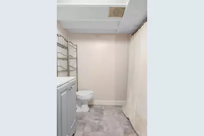 11 Round Hill St, Boston, MA 02130 - Photo 31