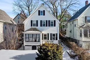 11 Round Hill St, Boston, MA 02130 - Photo 37