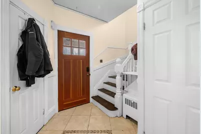 11 Round Hill St, Boston, MA 02130 - Photo 15