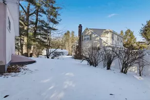 27 Thurston Pl, Fitchburg, MA 01420 - Photo 25