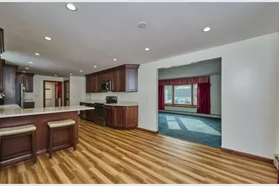 31 Walton St, Waltham, MA 02451 - Photo 9