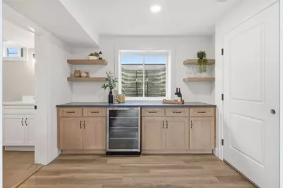 28 Arlington St, Woburn, MA 01801 - Photo 29