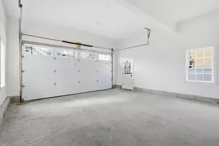 28 Arlington St, Woburn, MA 01801 - Photo 35