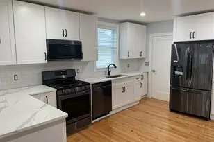 115 Shore Dr, Somerville, MA 02145 - Photo 3