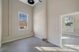 34 Tremaine St, Leominster, MA 01453 - Photo 5