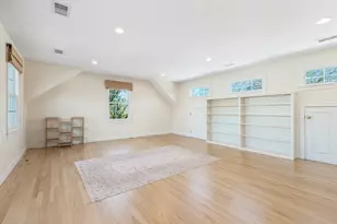 676 Elm St, Dartmouth, MA 02748 - Photo 27