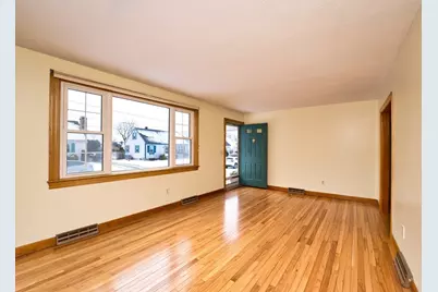 303 Cummington St, New Bedford, MA 02745 - Photo 3