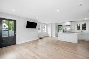 1514 Gorham St, Lowell, MA 01852 - Photo 9