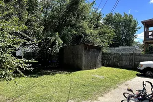 15 Malden St, Springfield, MA 01108 - Photo 9