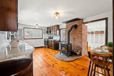 4 Thorndike St, Dunstable, MA 01827 - Photo 11