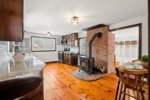 4 Thorndike St, Dunstable, MA 01827 - Photo 11