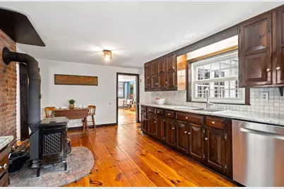 4 Thorndike St, Dunstable, MA 01827 - Photo 9