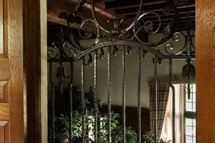 180 Ivy St, Brookline, MA 02446 - Photo 5