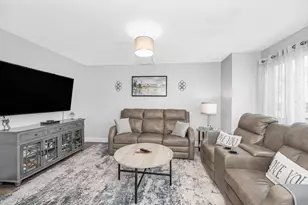 29 Pine Hill St, Lowell, MA 01852 - Photo 3