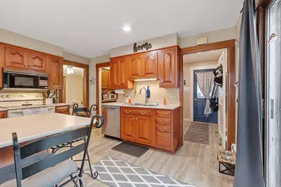 9 Pleasant St, Lunenburg, MA 01462 - Photo 19