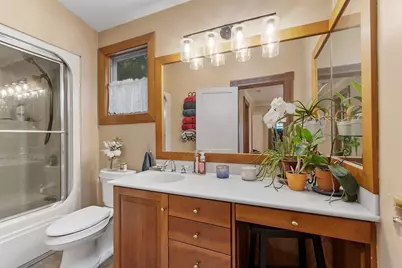 9 Pleasant St, Lunenburg, MA 01462 - Photo 13