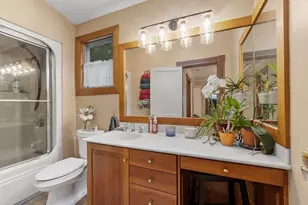 9 Pleasant St, Lunenburg, MA 01462 - Photo 13