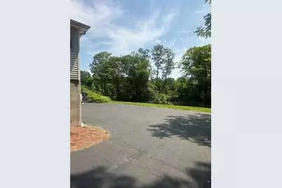 585 Burncoat St, Worcester, MA 01606 - Photo 3