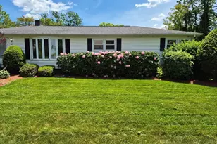 585 Burncoat St, Worcester, MA 01606 - Photo 1