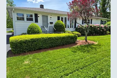 585 Burncoat St, Worcester, MA 01606 - Photo 1