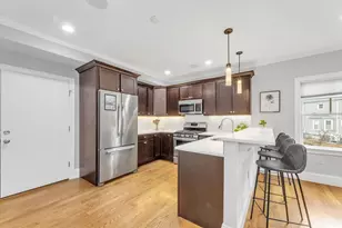 18 Robert St, Boston, MA 02131 - Photo 3