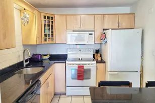 1029 Pleasant St, Worcester, MA 01602 - Photo 3