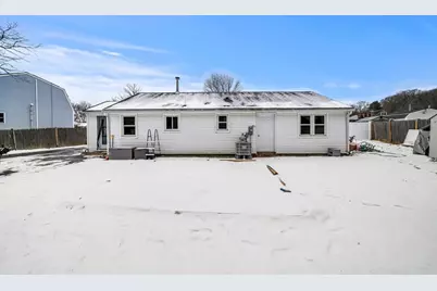 1 Democracy Dr, Amesbury, MA 01913 - Photo 35