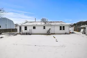 1 Democracy Dr, Amesbury, MA 01913 - Photo 35