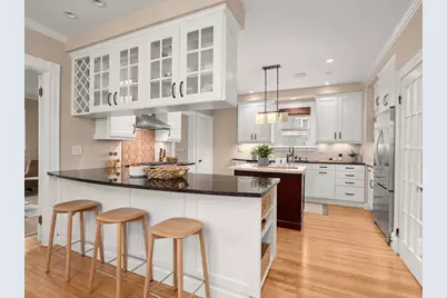 21 Raymond Ave, Somerville, MA 02144 - Photo 5