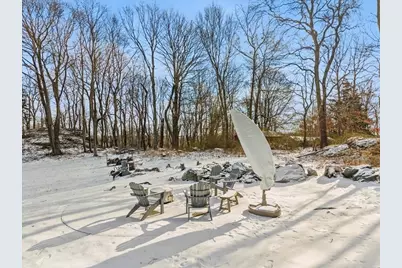 692 Elm St, Somerset, MA 02726 - Photo 29