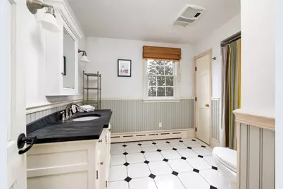 692 Elm St, Somerset, MA 02726 - Photo 17