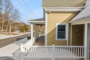 692 Elm St, Somerset, MA 02726 - Photo 7