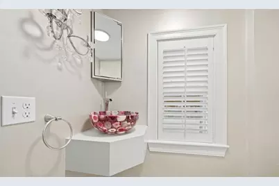 66 Brookline St, Newton, MA 02467 - Photo 11