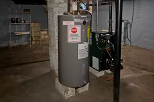 53 Warren St, West Springfield, MA 01089 - Photo 41