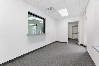 24 Elise St, Westfield, MA 01085 - Photo 5