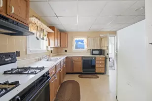 2 S Willow St, Adams, MA 01220 - Photo 3