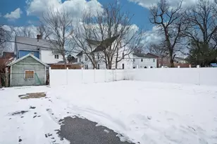 53 Chilson St, Springfield, MA 01118 - Photo 7