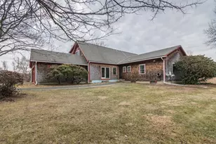 89 Potwine Ln, Amherst, MA 01002 - Photo 1